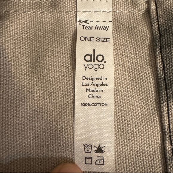 ALO Yoga Bag Gray Tie-Dye Canvas Cotton Large Tote Bag For Travel & Gym Carry-On - Picture 5 of 6